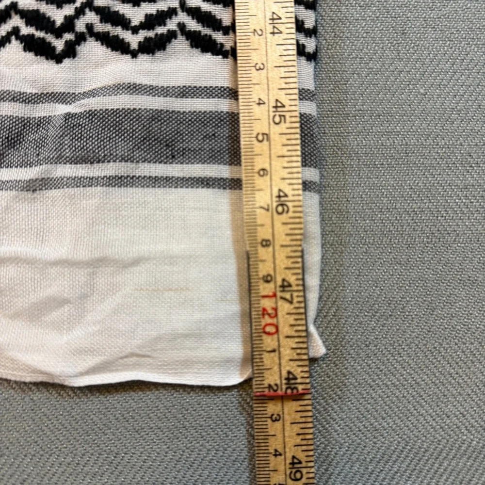 Unbranded Black White Keffiyeh Scarf Shemagh Desert Wrap Pom Pom 48x24.5 2247
